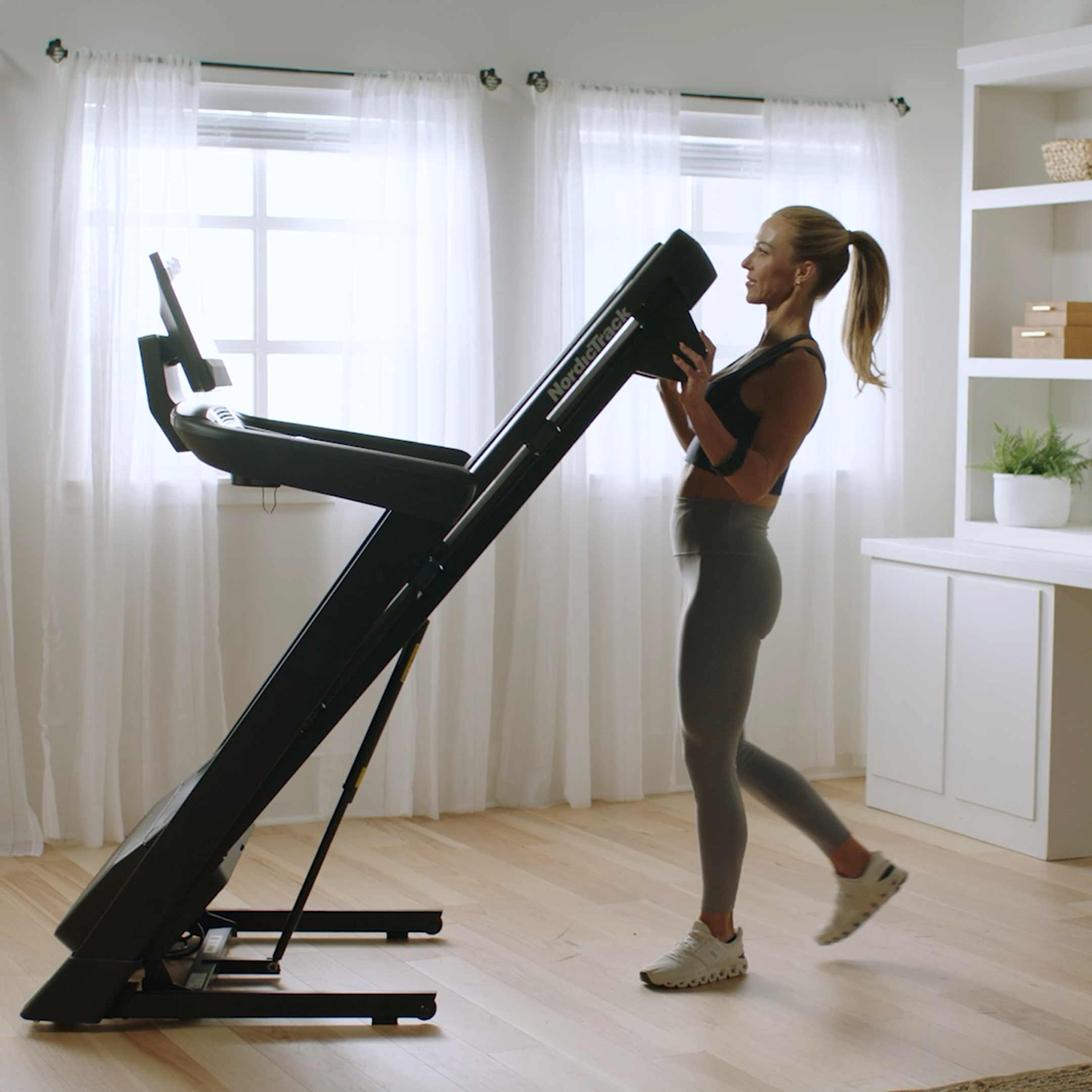 T Series 16 Treadmill